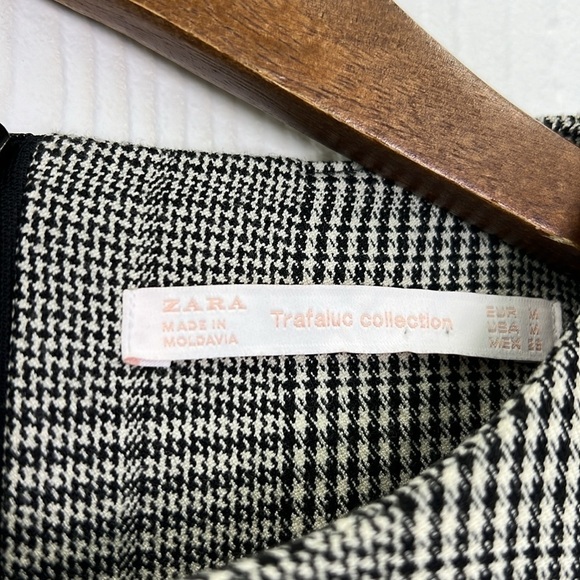 Zara - Houndstooth Plaid Long Sleeve Ruffle Bottom Mini Dress Size Medium - Picture 8 of 12